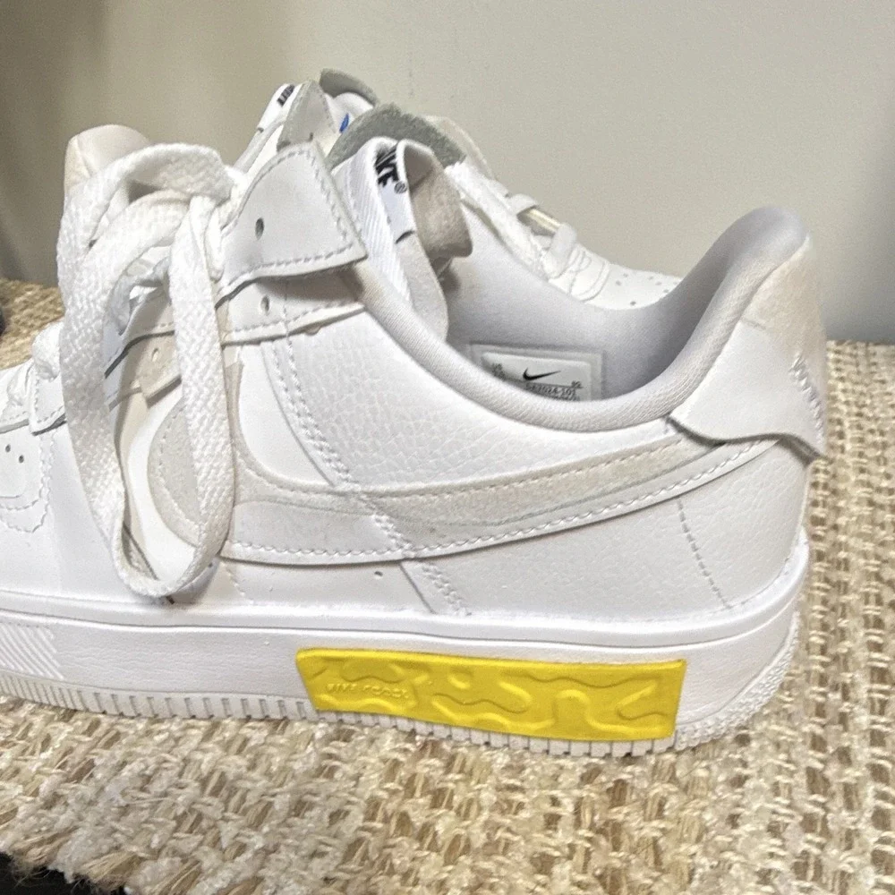 Nike Air Force 1 Fontanka Women's Low Top Leather Lace-Up Sneakers US 9.5